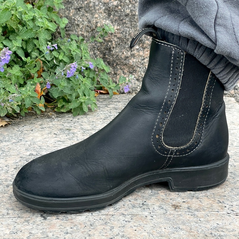 Blundstone BL1448 High-Top Chelsea boots
Size 7.5